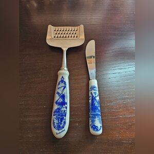 BLUE AND WHITE DELFT charming collectable from Holland.